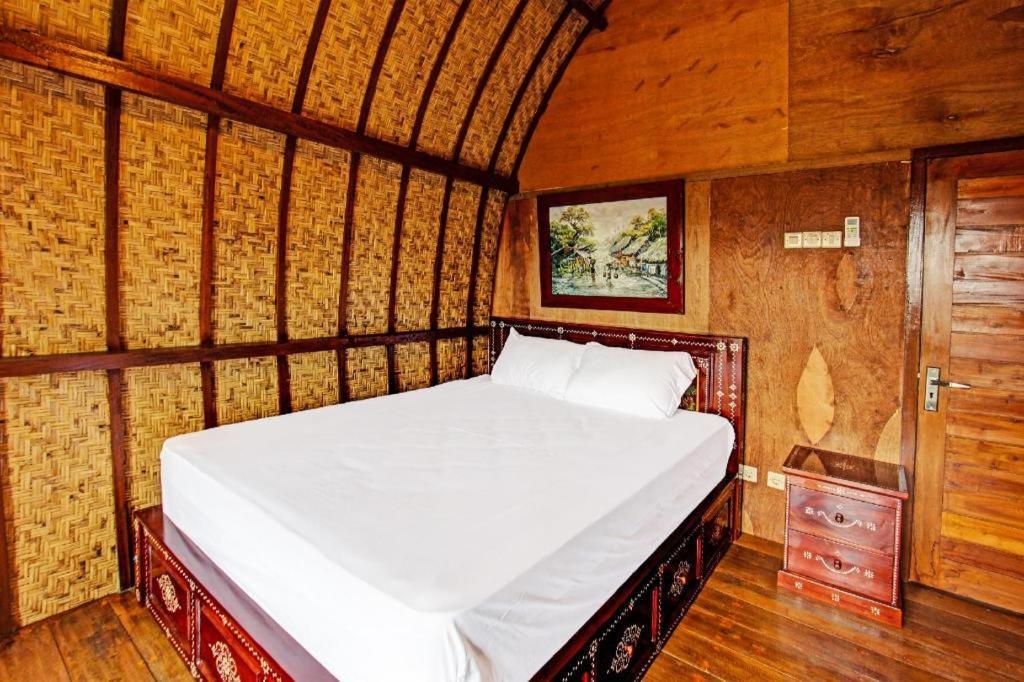Reddoorz At Villa Bukit Senyum Lombok Kuripan エクステリア 写真