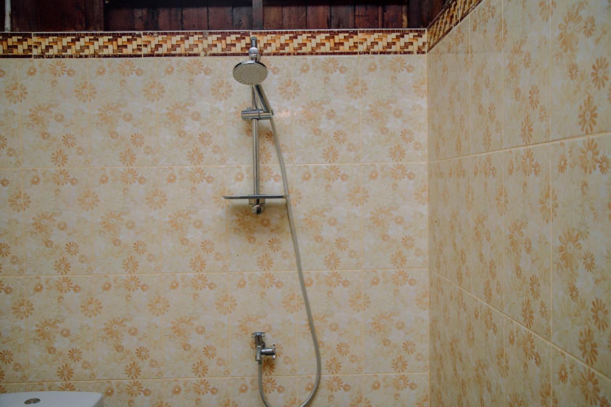 Reddoorz At Villa Bukit Senyum Lombok Kuripan エクステリア 写真