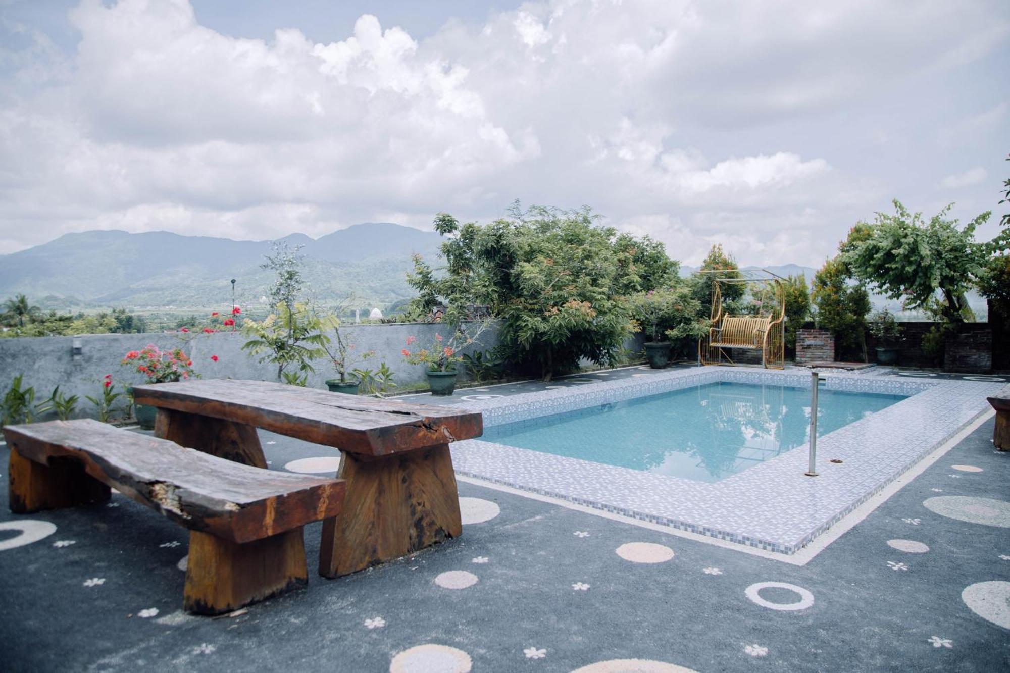 Reddoorz At Villa Bukit Senyum Lombok Kuripan エクステリア 写真