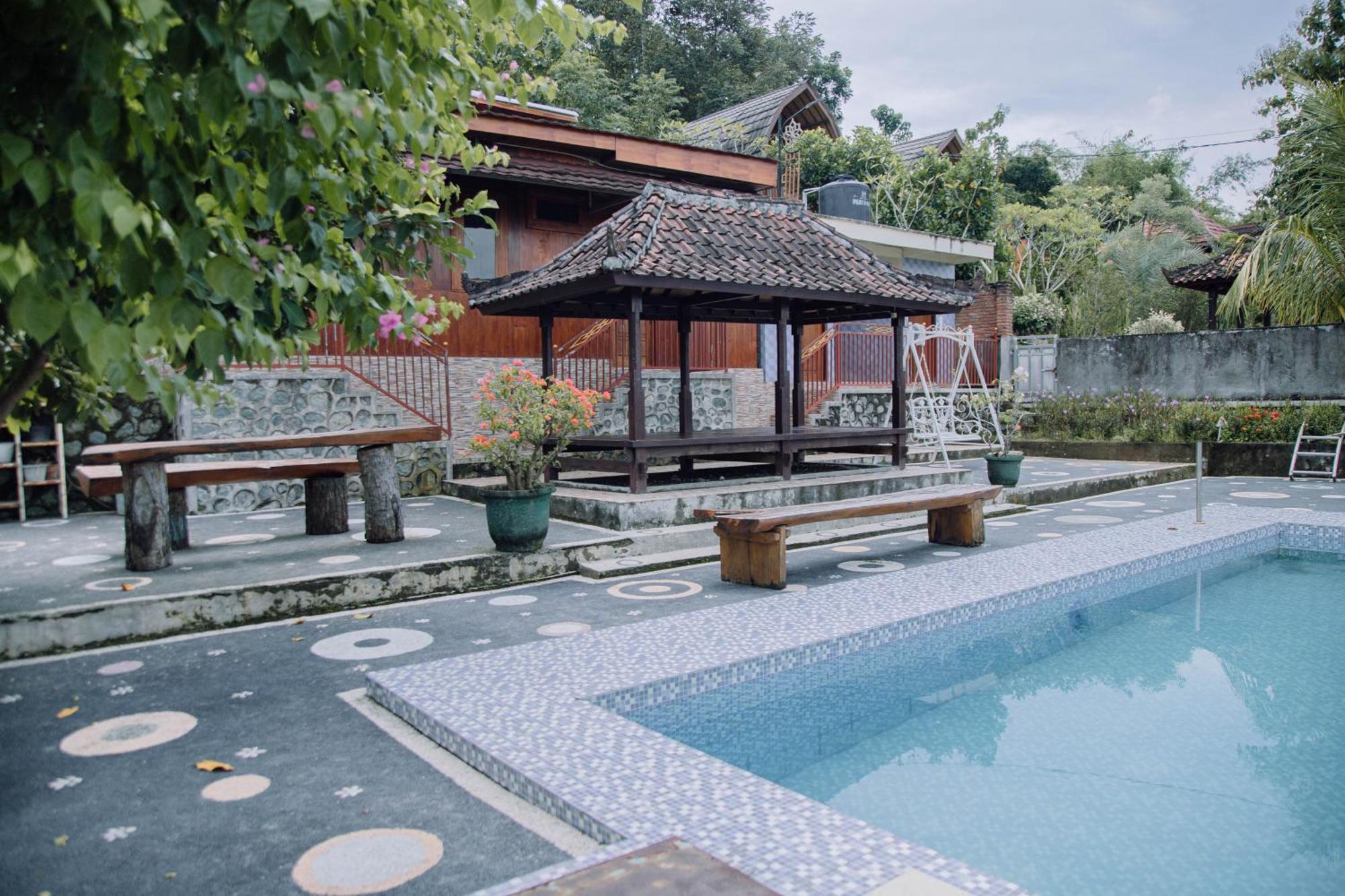 Reddoorz At Villa Bukit Senyum Lombok Kuripan エクステリア 写真