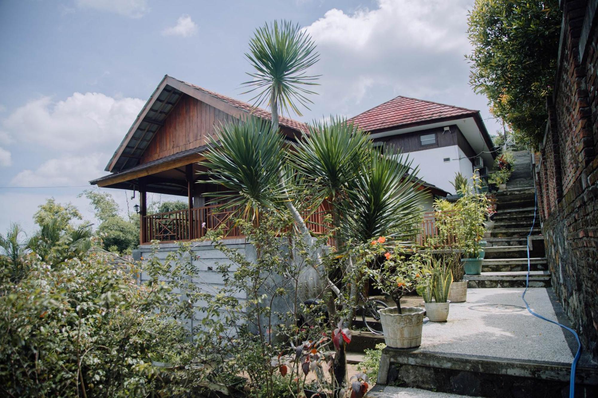Reddoorz At Villa Bukit Senyum Lombok Kuripan エクステリア 写真